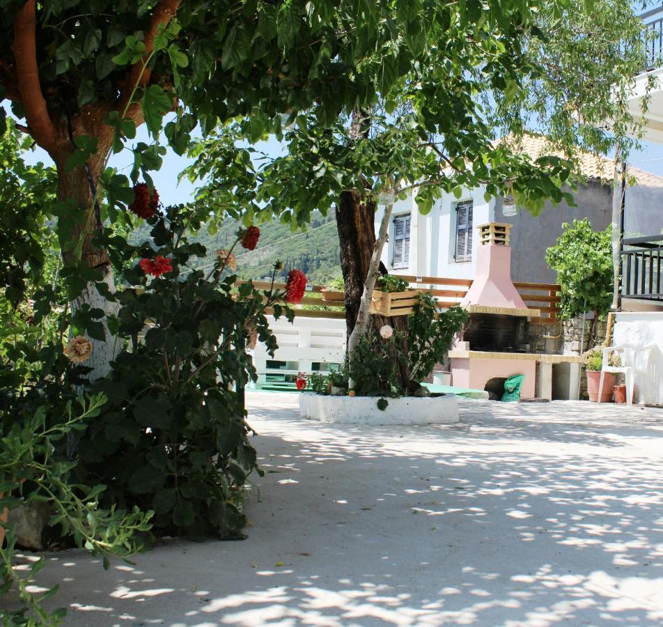 Casa Serena Asprogerakata Exterior photo