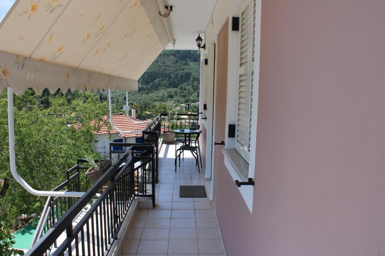 Casa Serena Asprogerakata Exterior photo